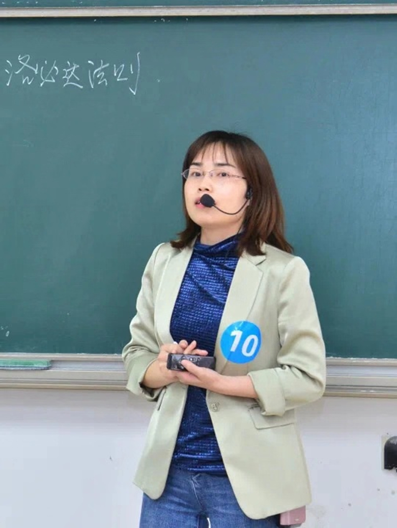 叶静妮_副本.jpg